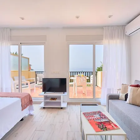 Apartment Lovely Golondrinas - 1ª Linea De Playa - Urb Privada Marbella